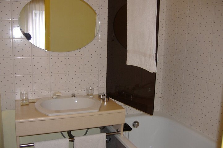 Room 20 of 39