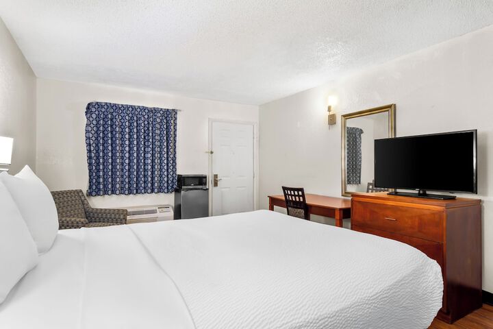 Room 3 of 23