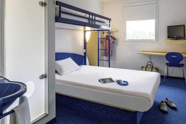 Room 17 of 45