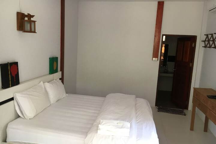 Room 7 of 95