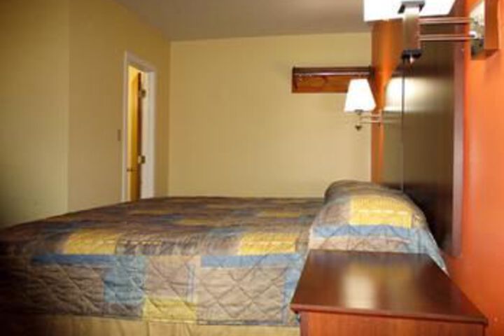 Room 6 of 34