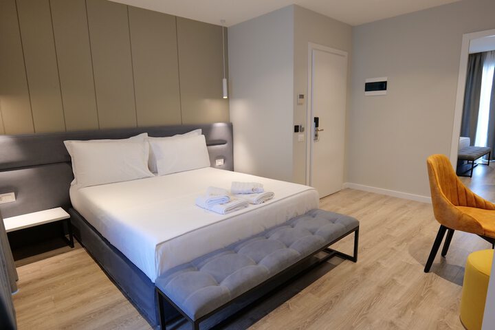 Room 37 of 171