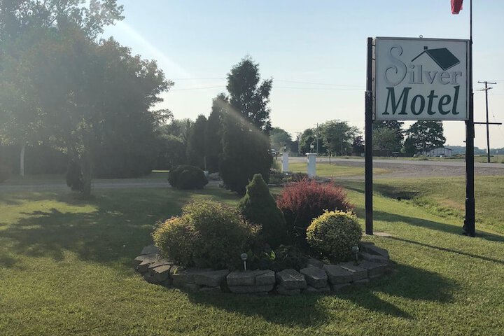 Silver Motel in Chatham-Kent, ON