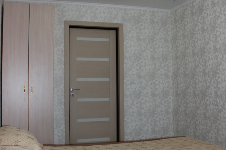 Room 8 of 16