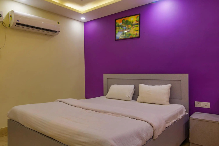 Room 3 of 17