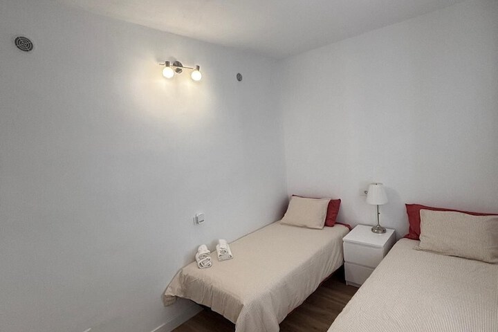 Room 4 of 41
