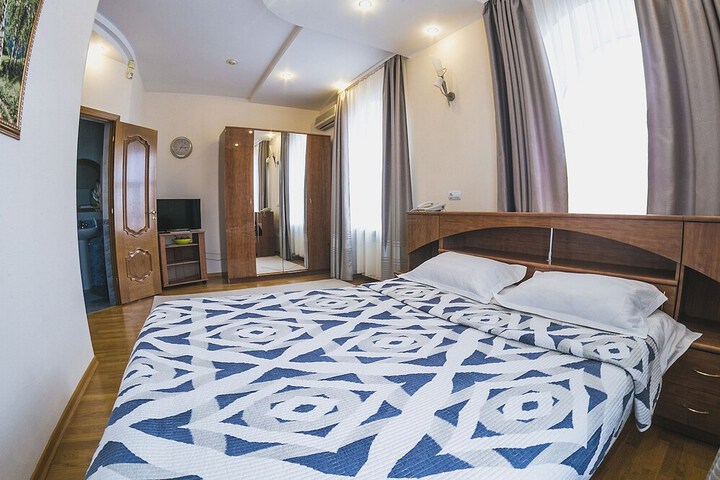 Room 10 of 61