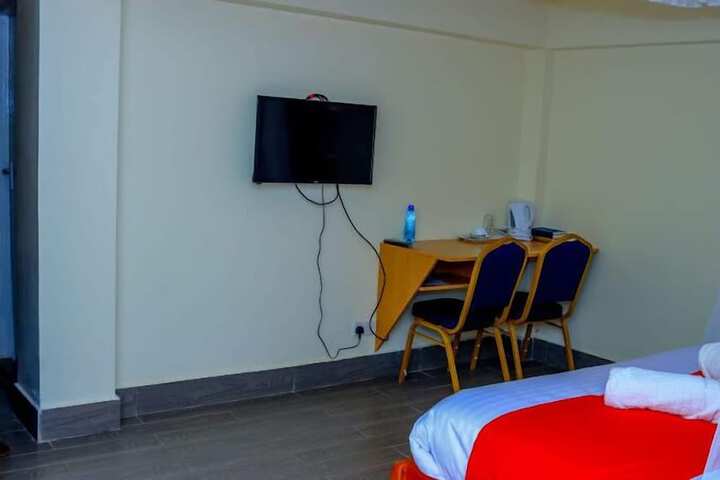 Room 11 of 26