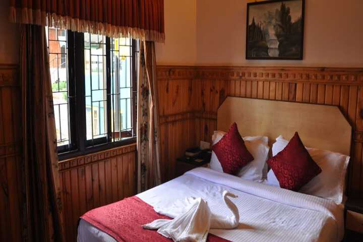 Room 7 of 27