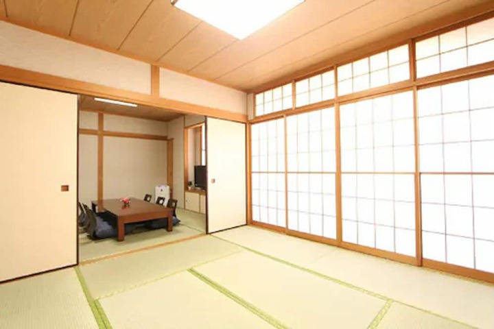 Room 7 of 25