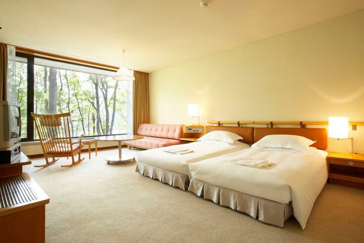 Room 11 of 46