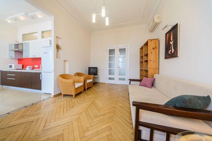 Room 9 of 23