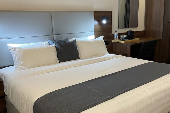 Room 2 of 29