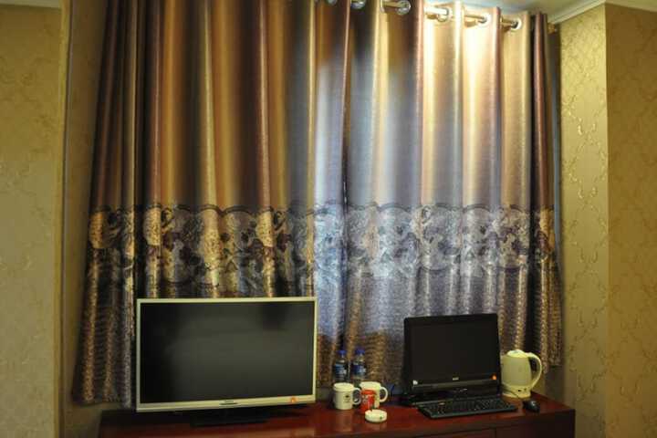 Room 14 of 28