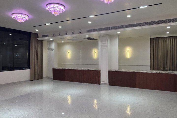 Ballroom/Hall 24 of 30