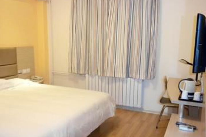 Room 40 of 67
