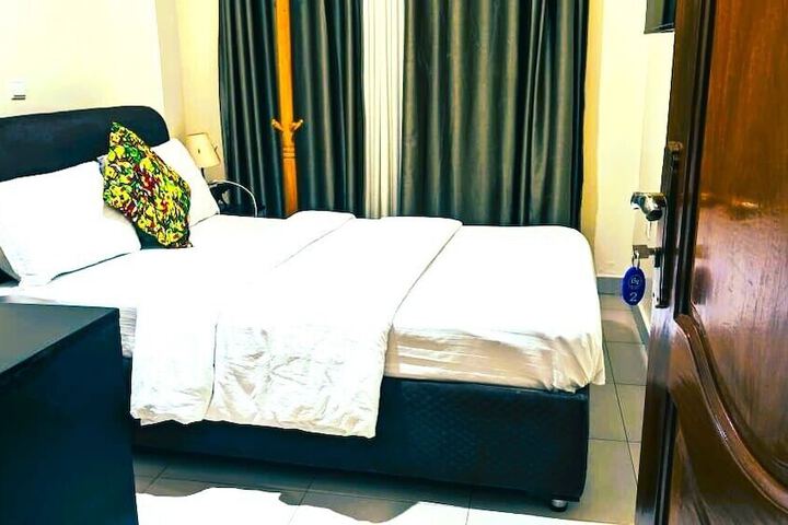 Room 10 of 39