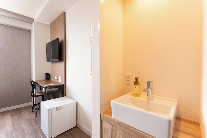 Room 20 of 29