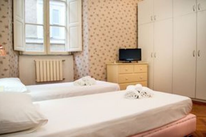 Room 90 of 196