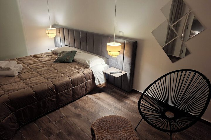 Room 16 of 127