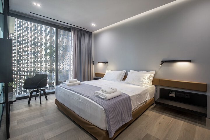 Room 48 of 182