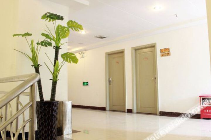 Hotel Interior 7 of 20