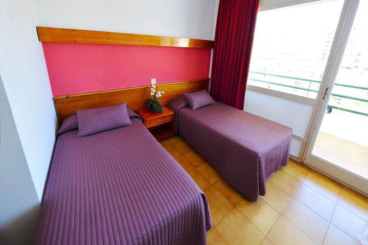 Room 6 of 37
