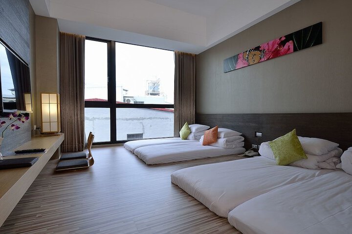 Room 12 of 50