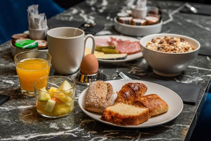 Breakfast/Coffee Service 33 of 34
