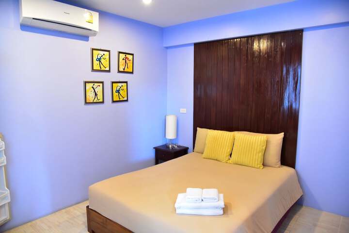 Room 11 of 39
