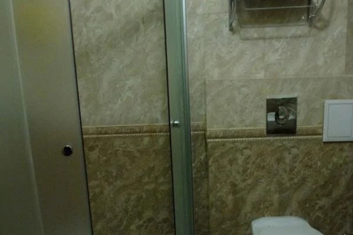 Room 6 of 21