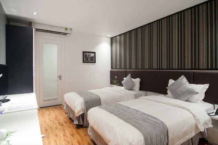 Room 17 of 35