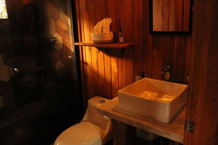 Room 48 of 77