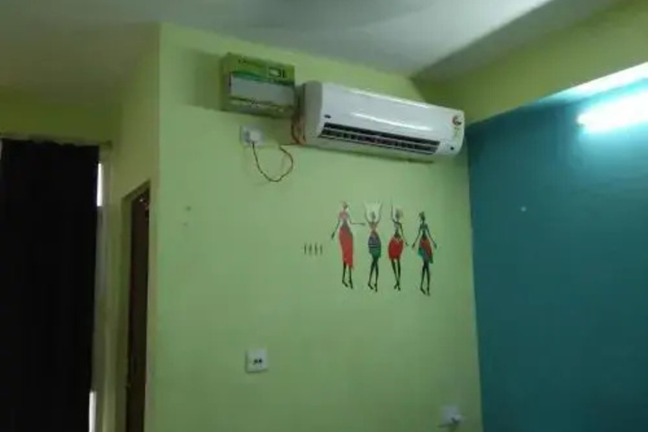 Room 8 of 13