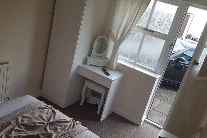 Room 10 of 11