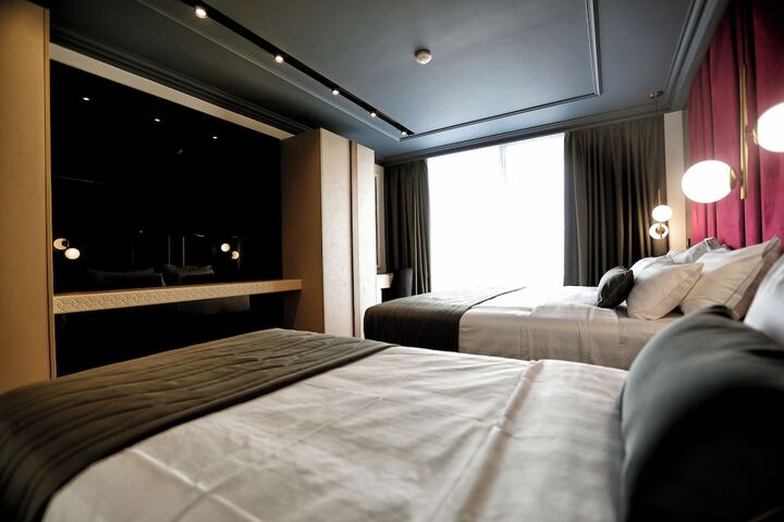 Room 16 of 107