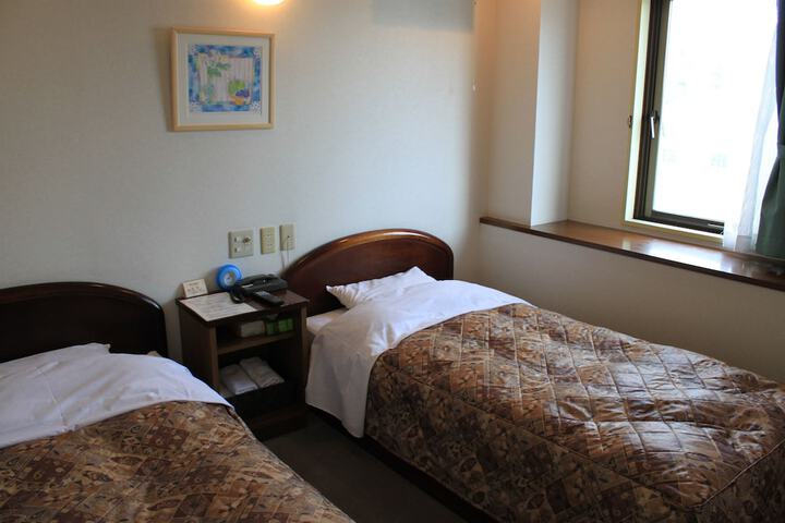 Room 6 of 48