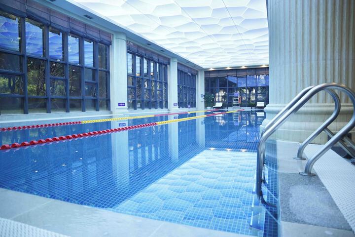Pools & Facilities