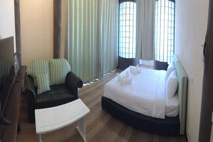 Room 14 of 64