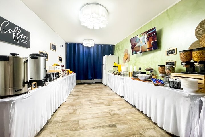 Breakfast/Coffee Service 14 of 18