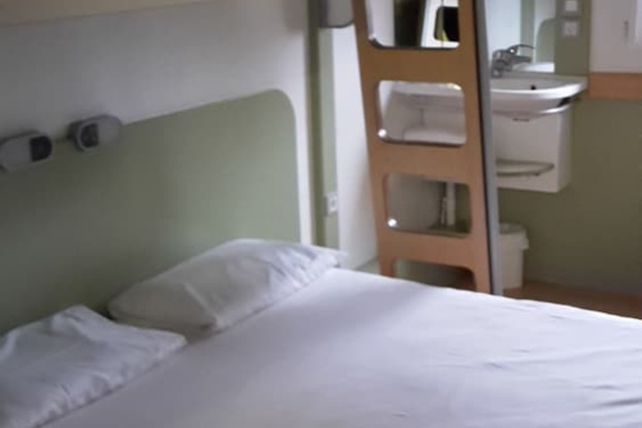 Room 7 of 34
