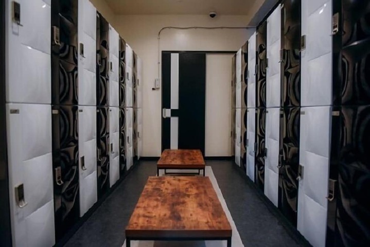 Room 10 of 40