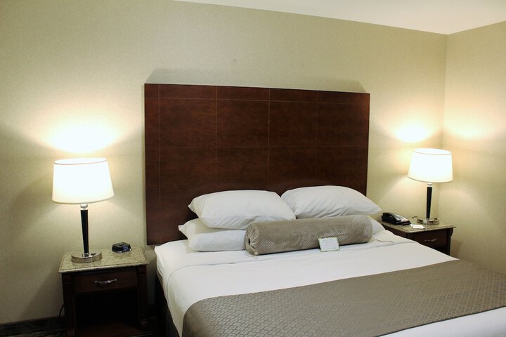 Room 10 of 33