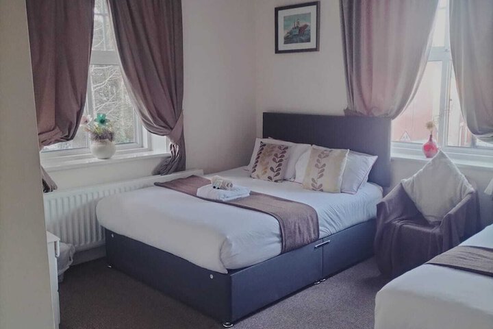 Room 10 of 27
