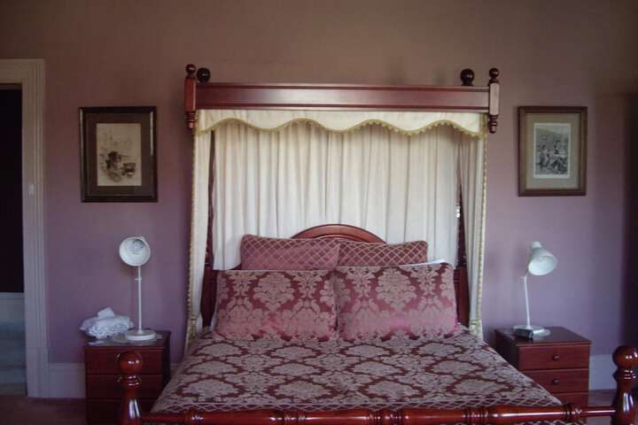 Room 11 of 34