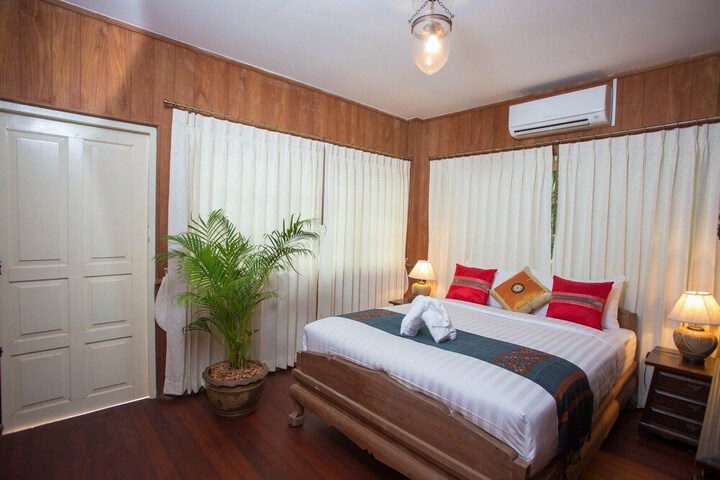 Room 5 of 40