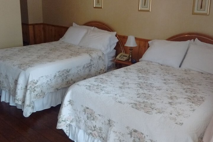 Room 4 of 63