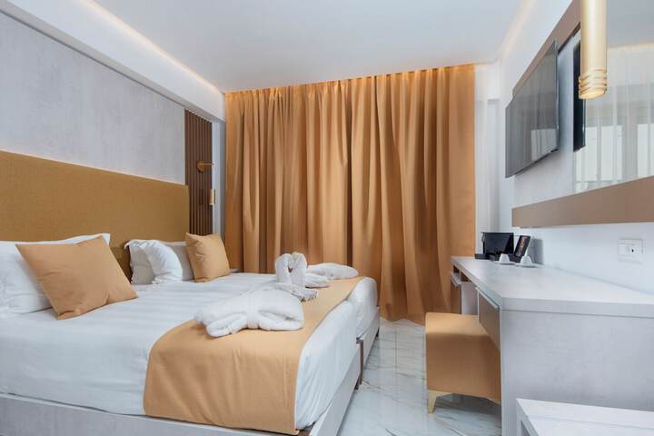 Room 8 of 38