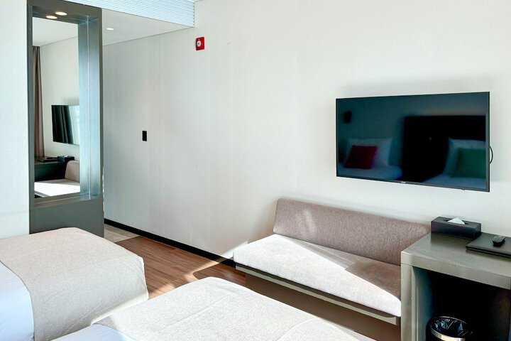 Room 40 of 93