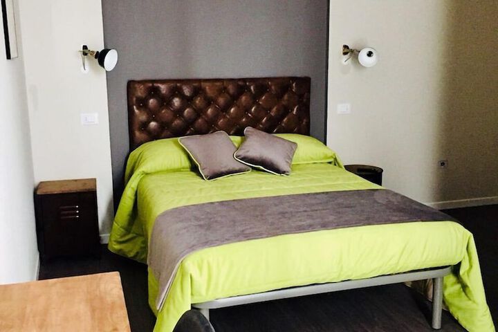 Room 9 of 30